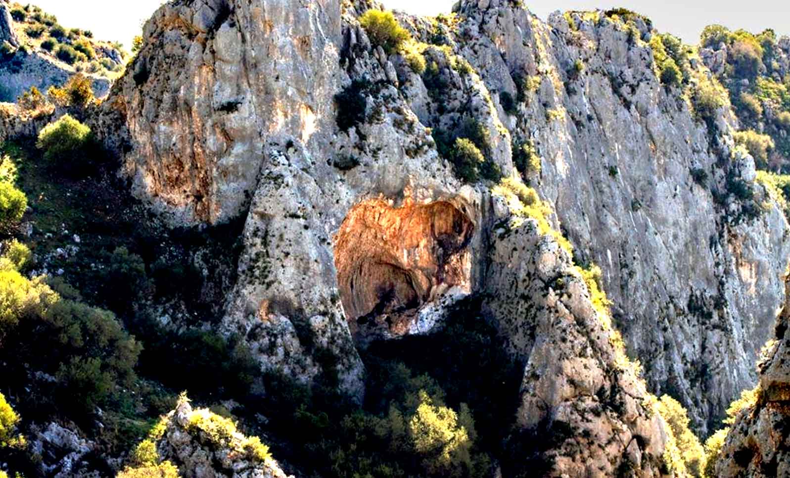 Grotta Paglicci a Rignano Garganico Foto: Enzo Pazienza