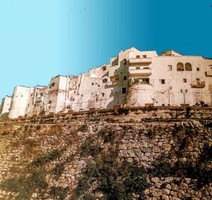 Da vedere il Borgo medievale di Ostuni sulle antiche mura aragonesi